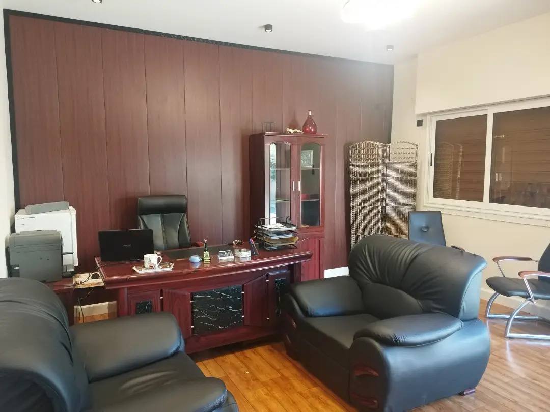 Bureau et espace d'accueil